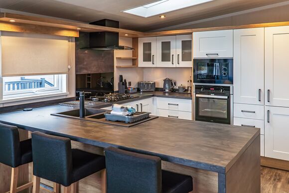 Oban Hot Tub Family Lodge 2 - Oban Holiday Park, Oban