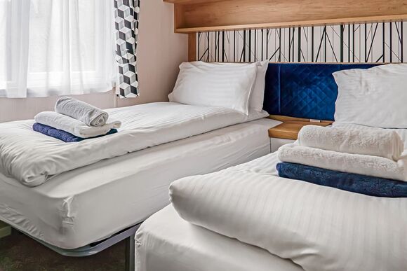 Oban Hot Tub Family Lodge 2 - Oban Holiday Park, Oban