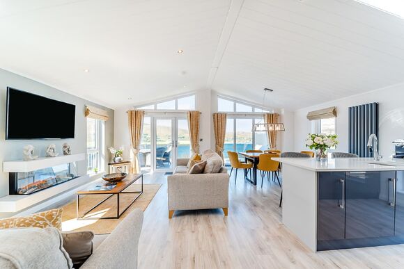 Waterfront Casa Di Lusso Hot Tub Lodge - Oban Holiday Park, Oban