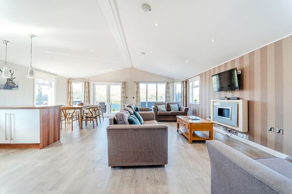 Oban Hot Tub Lodge 4 - Oban Holiday Park, Oban