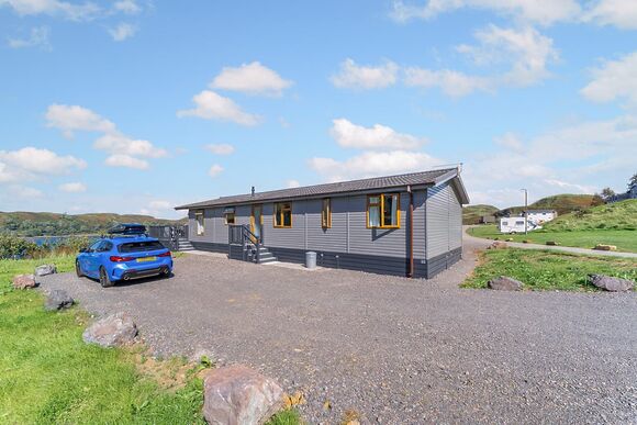 Oban Hot Tub Lodge 4 - Oban Holiday Park, Oban