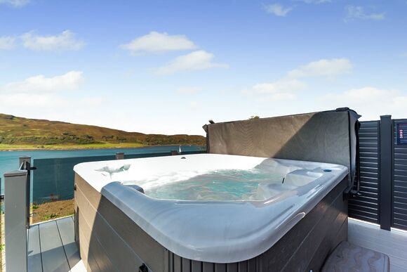 Oban Hot Tub Lodge 4 - Oban Holiday Park, Oban