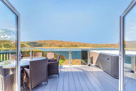 Oban Hot Tub Lodge 4 - Oban Holiday Park, Oban