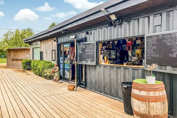 Old Buckenham Country Park, Old Buckenham