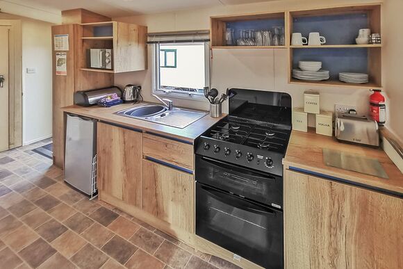 Gold Plus 3 Sleeps 6 - Ocean Heights Leisure Park, New Quay