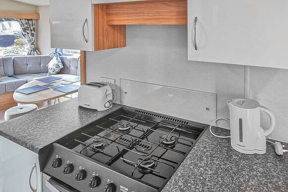 Gold Plus 3 Sleeps 6 - Ocean Heights Leisure Park, New Quay