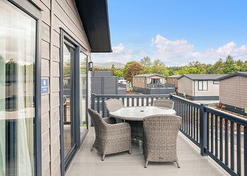 Nevis Hot Tub 2 - Ben Nevis Holiday Park, Camaghael, Fort William