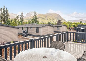 Nevis Hot Tub 2 - Ben Nevis Holiday Park, Camaghael, Fort William