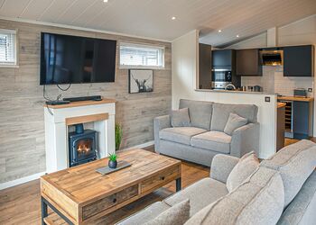 Nevis Hot Tub 2 - Ben Nevis Holiday Park, Camaghael, Fort William