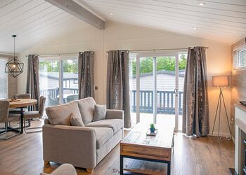 Nevis Hot Tub 2 - Ben Nevis Holiday Park, Camaghael, Fort William