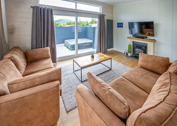 Nevis Hot Tub 3 - Ben Nevis Holiday Park, Camaghael, Fort William