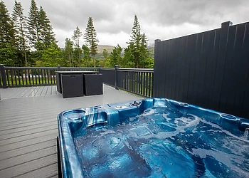 Nevis Hot Tub 3  