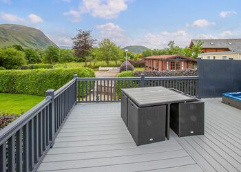 Nevis Hot Tub 3 - Ben Nevis Holiday Park, Camaghael, Fort William