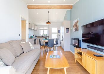 Nevis Hot Tub 1 - Ben Nevis Holiday Park, Camaghael, Fort William