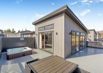 Nevis Hot Tub 4 - Ben Nevis Holiday Park, Camaghael, Fort William