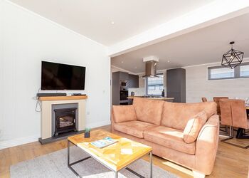 Nevis Hot Tub 4 - Ben Nevis Holiday Park, Camaghael, Fort William