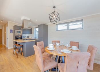 Nevis Hot Tub 4 - Ben Nevis Holiday Park, Camaghael, Fort William