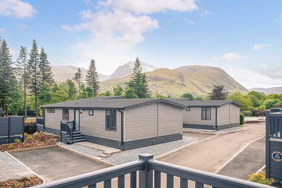 Nevis Hot Tub 3 - Ben Nevis Holiday Park, Camaghael, Fort William