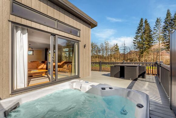 Nevis Hot Tub 4 - Ben Nevis Holiday Park, Camaghael, Fort William