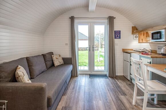 Highland Pod - Ben Nevis Holiday Park, Camaghael, Fort William