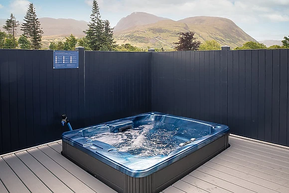 Nevis Hot Tub Family Lodge 2 