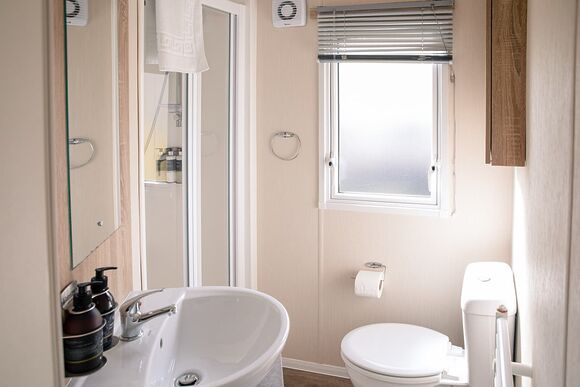 Highland Premier Caravan - Ben Nevis Holiday Park, Camaghael, Fort William