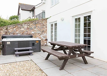 Mews Cottage PF 