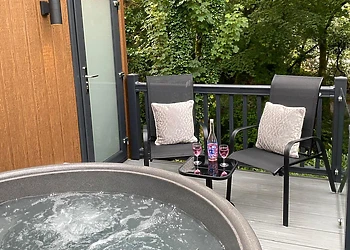 Riverside Studio Pod HT