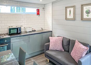 Riverside Studio Pod HT (Pet) - Ogwen Bank Caravan & Lodge Park, Snowdonia