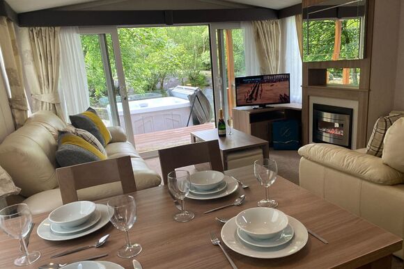 The Falls (Pet) - Ogwen Bank Caravan & Lodge Park, Snowdonia