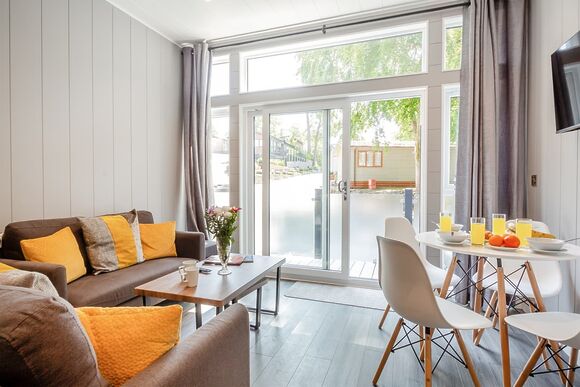 The Lookout (Pet) - Ogwen Bank Caravan & Lodge Park, Snowdonia