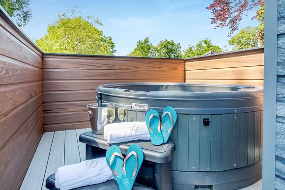 The Lookout (Pet) - Ogwen Bank Caravan & Lodge Park, Snowdonia