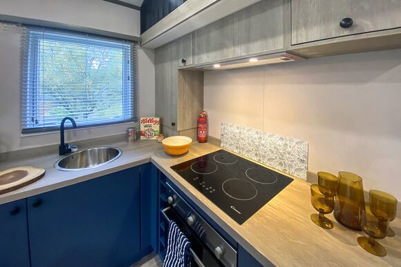 Riverside Hideout - Ogwen Bank Caravan & Lodge Park, Snowdonia