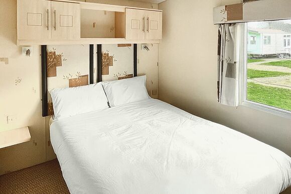 Discovery - Orchards Holiday Park, Newbridge, Nr Yarmouth