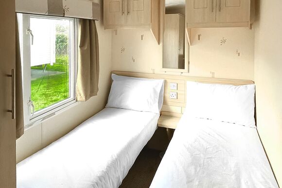 Discovery - Orchards Holiday Park, Newbridge, Nr Yarmouth