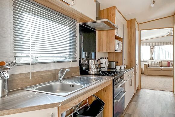 Gold Sovereign - Orchards Holiday Park, Newbridge, Nr Yarmouth