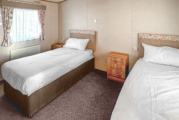Gold Sovereign - Orchards Holiday Park, Newbridge, Nr Yarmouth