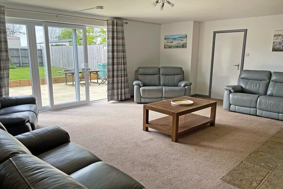 Orchards House - Orchards Holiday Park, Newbridge, Nr Yarmouth
