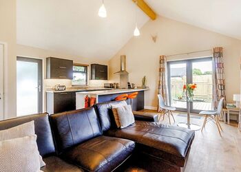 Hollytree Lodge - Oakwood Lodges, South Duffield, Nr York