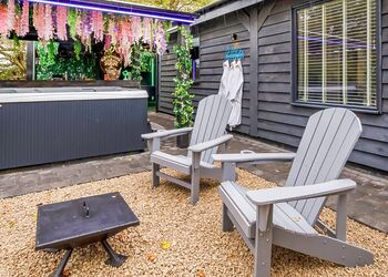 Blackthorn Lodge - Oakwood Lodges, South Duffield, Nr York