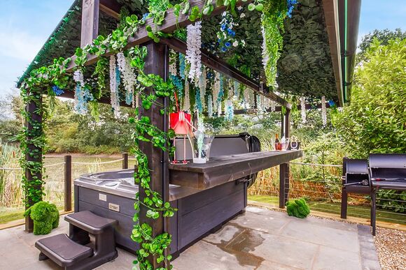 Olive Tree Lodge - Oakwood Lodges, South Duffield, Nr York