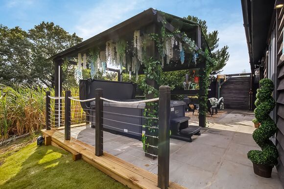 Olive Tree Lodge - Oakwood Lodges, South Duffield, Nr York