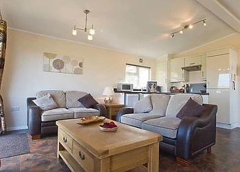 Country Lodge Four (Pet), Country Lodge Six 