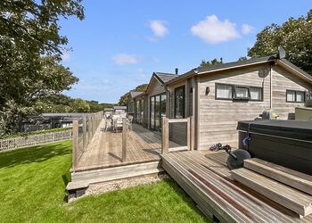 Kingfisher 9 Hot Tub - Osmington Mills Lodge Park, Weymouth