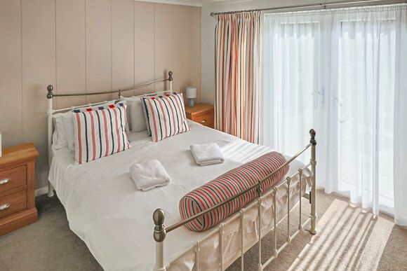 Cedar Falls 2 - Osmington Mills Lodge Park, Weymouth