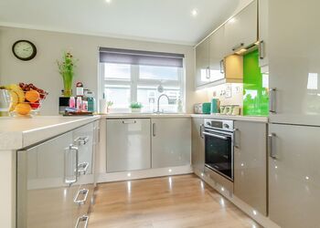 Mead Three - Otters Mead Boutique Lodges, Beetley, Dereham