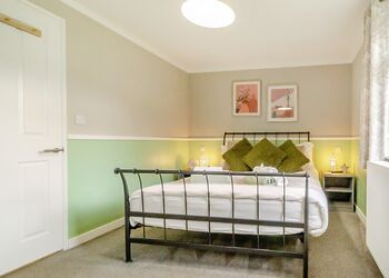 Mead Two - Otters Mead Boutique Lodges, Beetley, Dereham