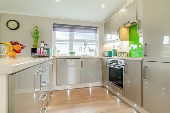 Mead Three - Otters Mead Boutique Lodges, Beetley, Dereham