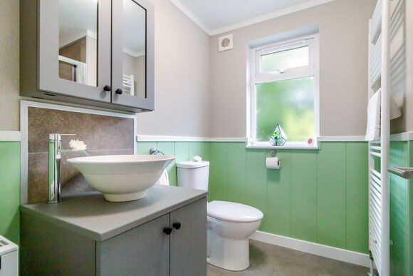 Mead Two - Otters Mead Boutique Lodges, Beetley, Dereham