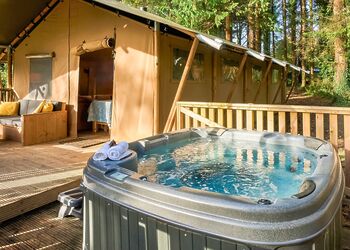 Safari Tent - Cornish Meadows Holiday Park, Hayle